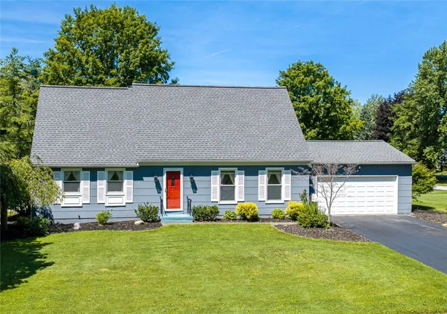 Homes for sale in Henrietta, NY | 93 Glen Acre Dr, Henrietta, NY 14534 | MLS# R1696914
