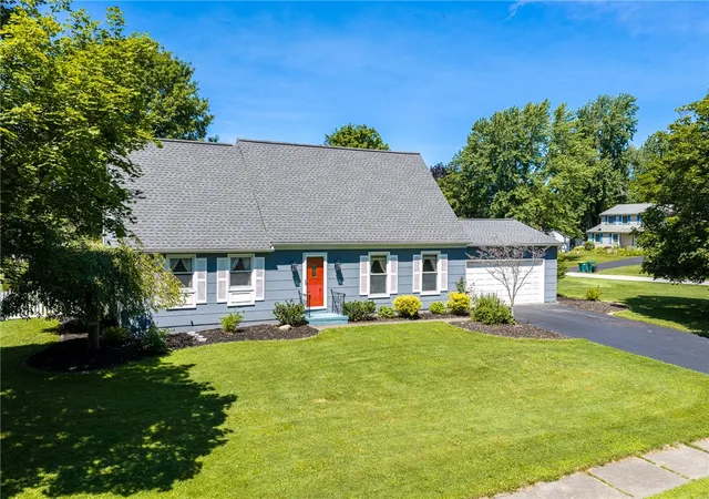 Homes for sale in Henrietta, NY | 93 Glen Acre Dr, Henrietta, NY 14534 | MLS# R1696914