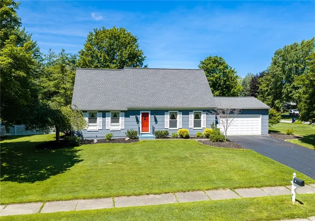 Homes for sale in Henrietta, NY | 93 Glen Acre Dr, Henrietta, NY 14534 | MLS# R1696914
