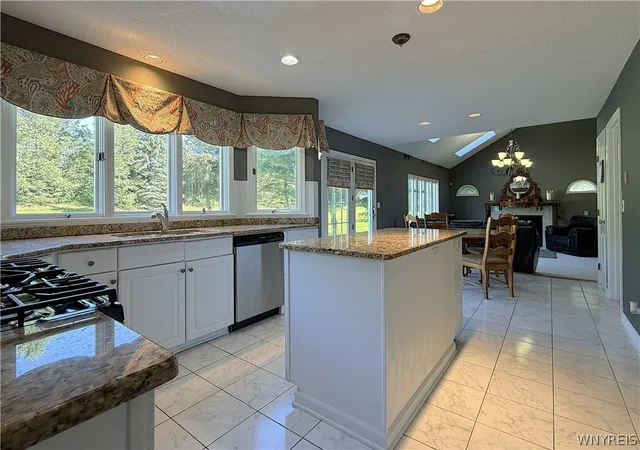 Photo 2 of Single family home for sale at 5545 Country Clb Ln, Hamburg, NY 14075 | MLS# B1696456 | Listing updated on 2026-07-12