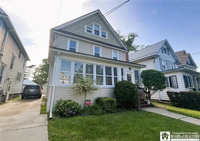 Photo 1 of Single family home for sale at 725 Deer St, Dunkirk, NY 14048 | MLS# R1694864 | Listing updated on 2026-07-25