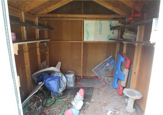 Photo 5 of Sale Pending at 12 East Ave, Holley, NY 14470 | MLS# R1697168 | Listing updated on 2026-07-21