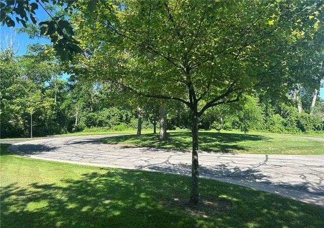 3rd image of 11 Walnut Cir, Webster, NY 14580 | MLS# R1697153