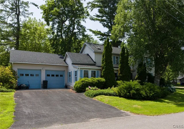 1st image of 113 Hounsfield St, Sackets Harbor, NY 13685 | MLS# S1695896