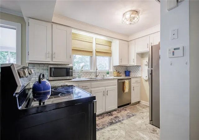 5th image of 204 Fairfax Rd, Rochester, NY 14609 | MLS# R1697169