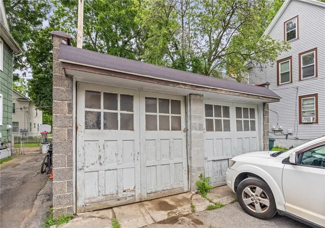 37th image of 405 407 Flint St, Rochester, NY 14611 | MLS# R1696326