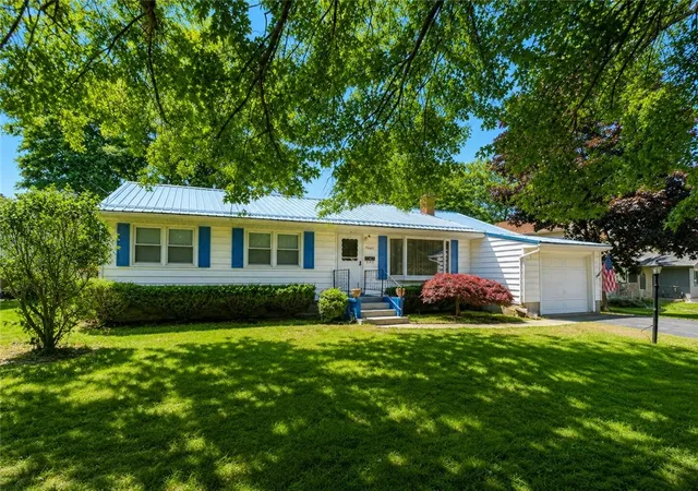 Photo 2 of Sale Pending at 1002 Gwinn St, Medina, NY 14103 | MLS# R1695775 | Listing updated on 2026-07-17