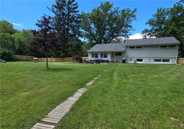 2nd image of 4429 Lake Ave, Lockport, NY 14094 | MLS# B1697185
