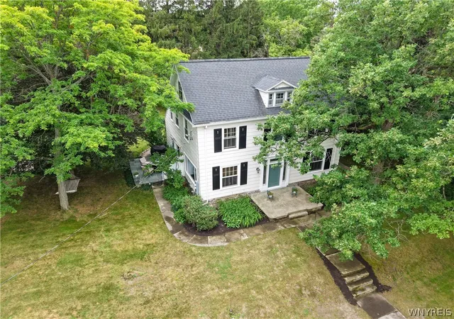 Homes for sale in Clarence, NY | 10775 Main St, Clarence, NY 14031 | MLS# B1696498
