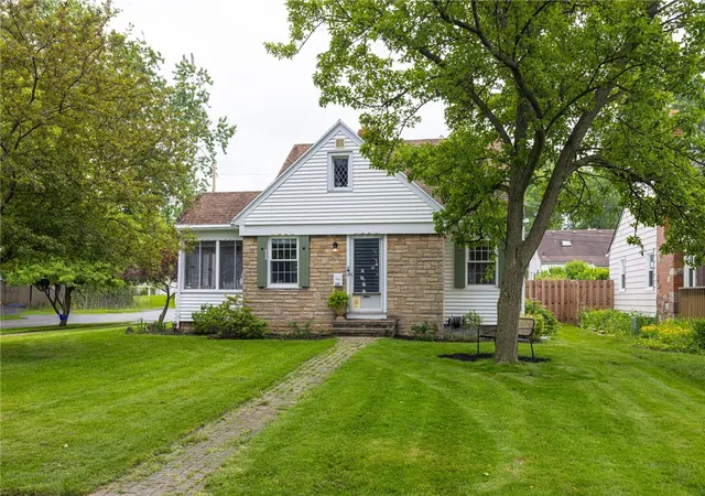 Homes for sale in Irondequoit, NY | 695 Eaton Rd, Irondequoit, NY 14617 | MLS# R1696403