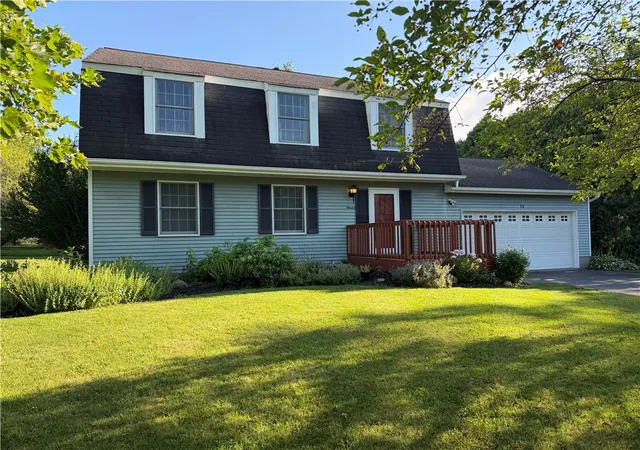 1st image of 11 Wildherd Dr, Henrietta, NY 14467 | MLS# R1695967