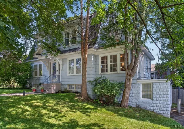 Photo 3 of Sale Pending at 225 Strathmore Dr, Syracuse, NY 13207 | MLS# S1694302 | Listing updated on 2026-07-15