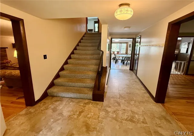 4th image of 3973 Pawnee Dr Dr, Liverpool, NY 13090 | MLS# S1696871