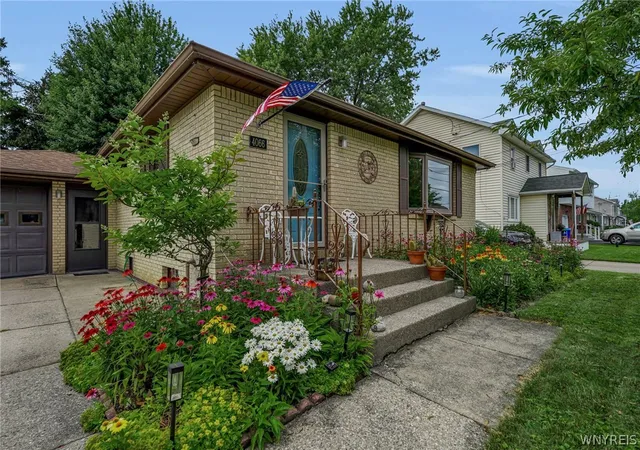 Photo 1 of Sale Pending at 4066 Bond St, Buffalo, NY 14219 | MLS# B1696751 | Listing updated on 2026-07-17