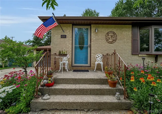 Photo 2 of Sale Pending at 4066 Bond St, Buffalo, NY 14219 | MLS# B1696751 | Listing updated on 2026-07-17