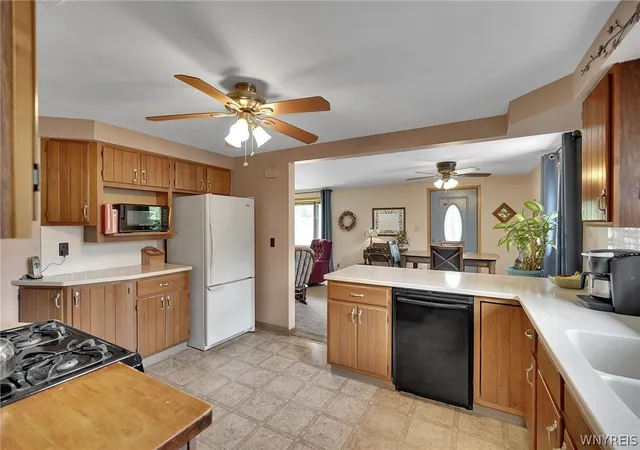 Photo 3 of Sale Pending at 4066 Bond St, Buffalo, NY 14219 | MLS# B1696751 | Listing updated on 2026-07-17