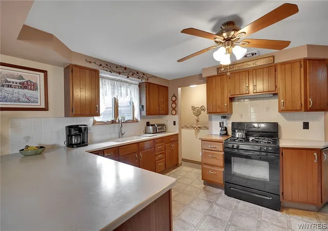 Photo 4 of Sale Pending at 4066 Bond St, Buffalo, NY 14219 | MLS# B1696751 | Listing updated on 2026-07-17
