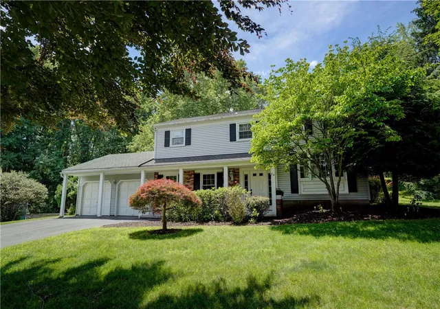 1st image of 34 Sturbridge Ln, Pittsford, NY 14534 | MLS# R1685573