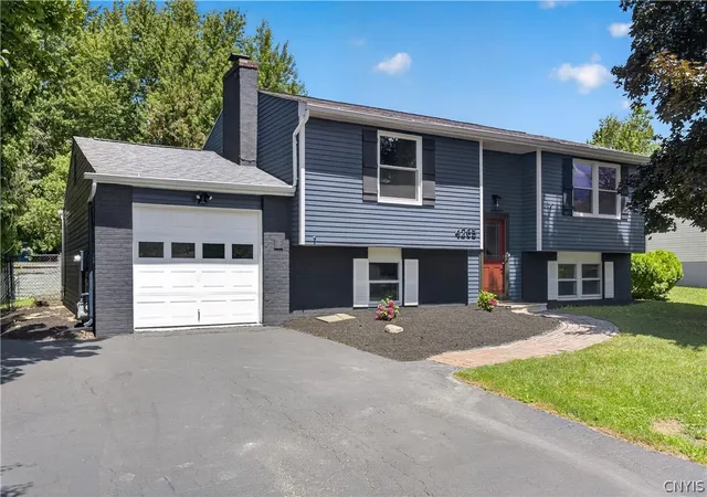 Photo 1 of Sale Pending at 4265 Hunting Crk Dr, Clay, NY 13041 | MLS# S1697198 | Listing updated on 2026-07-14