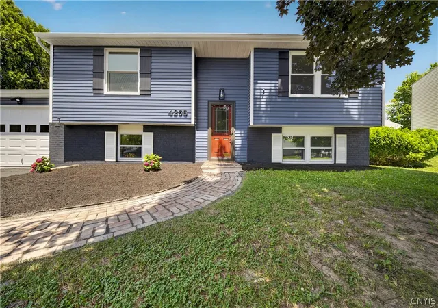 Photo 2 of Sale Pending at 4265 Hunting Crk Dr, Clay, NY 13041 | MLS# S1697198 | Listing updated on 2026-07-14