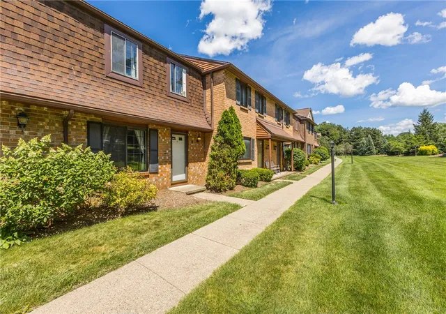 31st image of 8 Surrey Hill, Rochester, NY 14623 | MLS# R1694826