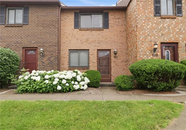 1st image of 292 Surrey Hill, Rochester, NY 14623 | MLS# R1695477