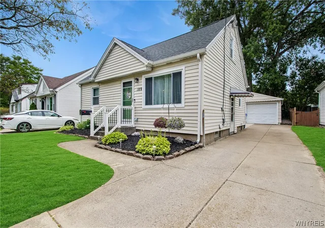 Photo 2 of Sale Pending at 189 Delray Ave, Buffalo, NY 14224 | MLS# B1696955 | Listing updated on 2026-07-19