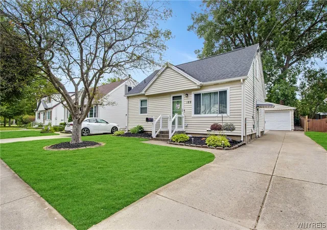 Photo 3 of Sale Pending at 189 Delray Ave, Buffalo, NY 14224 | MLS# B1696955 | Listing updated on 2026-07-19