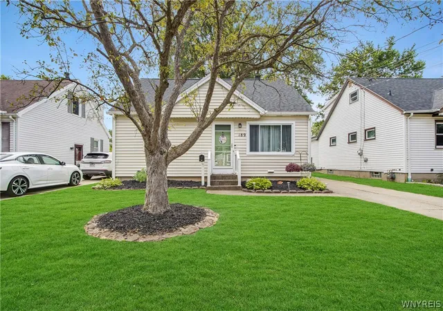 Photo 3 of Sale Pending at 189 Delray Ave, Buffalo, NY 14224 | MLS# B1696955 | Listing updated on 2026-07-19