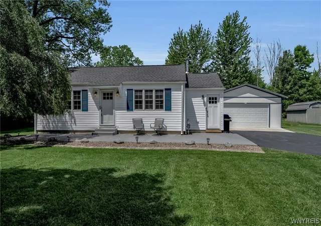 1st image of 7077 Tonawanda Creek Rd, Lockport, NY 14094 | MLS# B1697025
