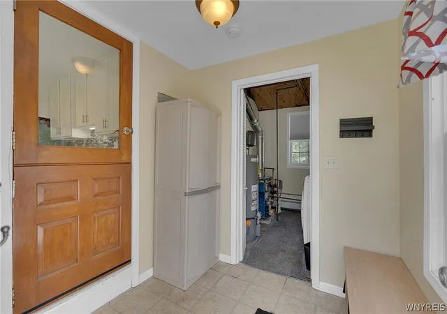 Photo 4 of Sale Pending at 7077 Tonawanda Crk Rd, Lockport, NY 14094 | MLS# B1697025 | Listing updated on 2026-07-27