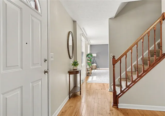 3rd image of 868 Independence Dr, Webster, NY 14580 | MLS# R1691219