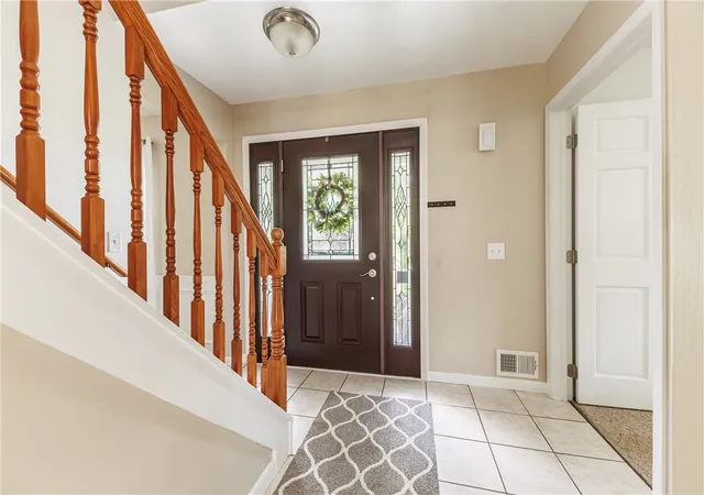 5th image of 18 Waterford Wy, Fairport, NY 14450 | MLS# R1695400