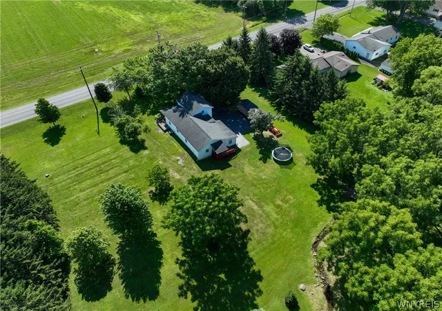 Photo 5 of Single family home for sale at 7424 S Pearl Rd, Oakfield, NY 14125 | MLS# B1696636 | Listing updated on 2026-07-22
