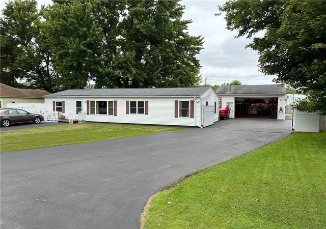 Homes for sale in Brighton, NY | 88 Southern Dr, Brighton, NY 14623 | MLS# R1697253