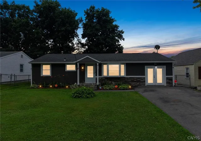 2nd image of 317 Fairmount Ave, Salina, NY 13088 | MLS# S1696506