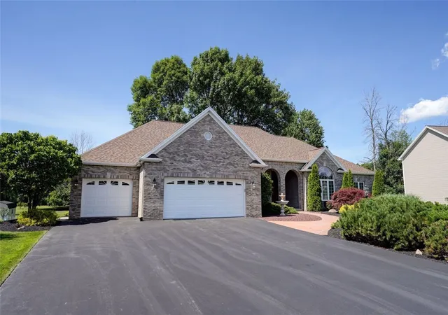 Photo 3 of Sale Pending at 59 Jewelberry Dr, Webster, NY 14580 | MLS# R1697156 | Listing updated on 2026-07-17
