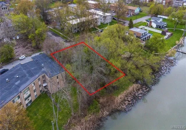 2nd image of 8217 Valle Dr, Niagara Falls, NY 14304 | MLS# B1697243