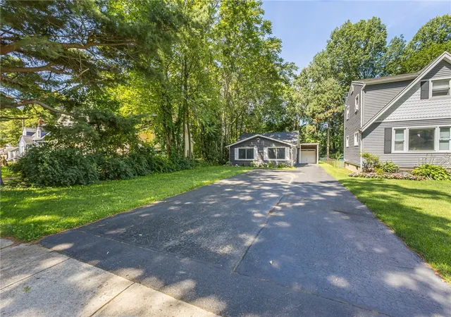 Homes for sale in Greece, NY | 304 Forgham Rd, Greece, NY 14616 | MLS# R1696560