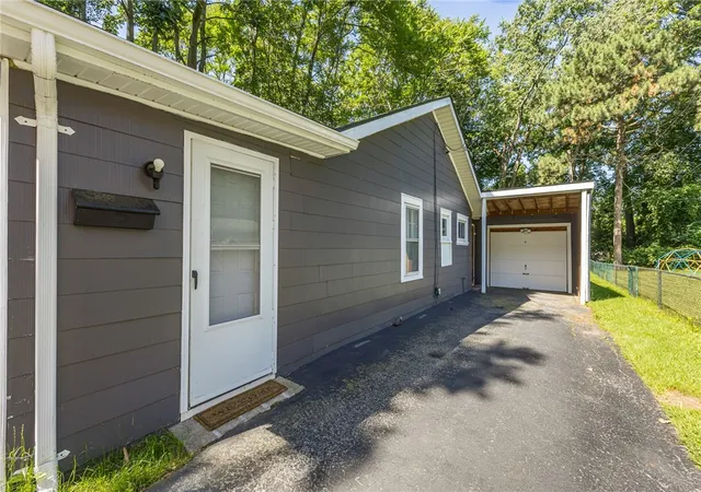 Homes for sale in Greece, NY | 304 Forgham Rd, Greece, NY 14616 | MLS# R1696560