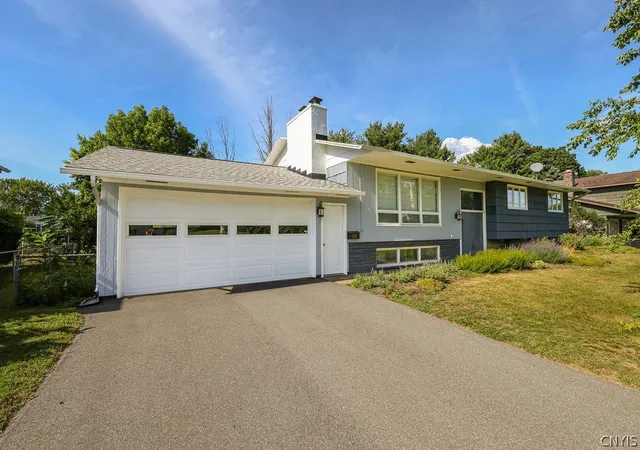 4th image of 118 Colony Park Dr, Salina, NY 13088 | MLS# S1692866