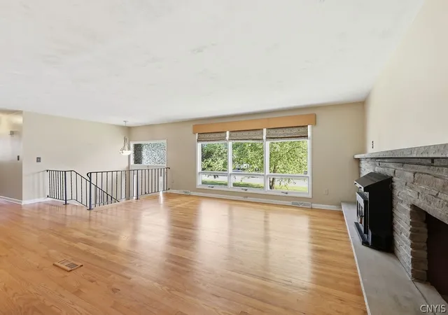 5th image of 118 Colony Park Dr, Salina, NY 13088 | MLS# S1692866