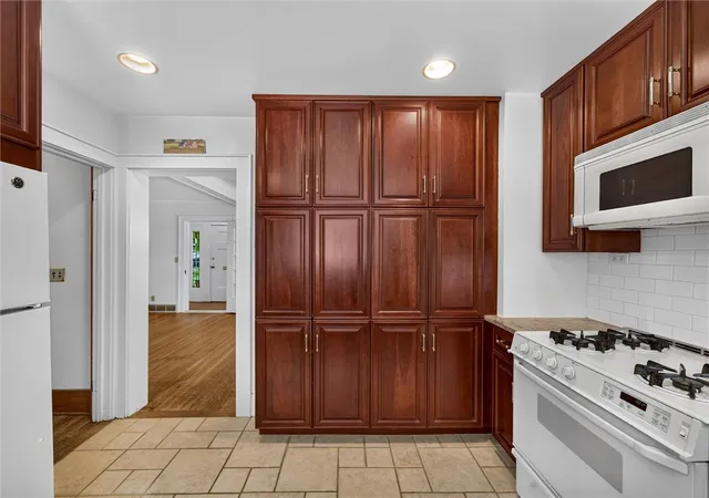 4th image of 68 Sagamore Dr, Rochester, NY 14617 | MLS# R1695464