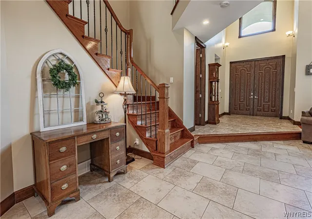 Photo 3 of Sale Pending at 446 Riverview Dr, Youngstown, NY 14174 | MLS# B1696830 | Listing updated on 2026-07-20