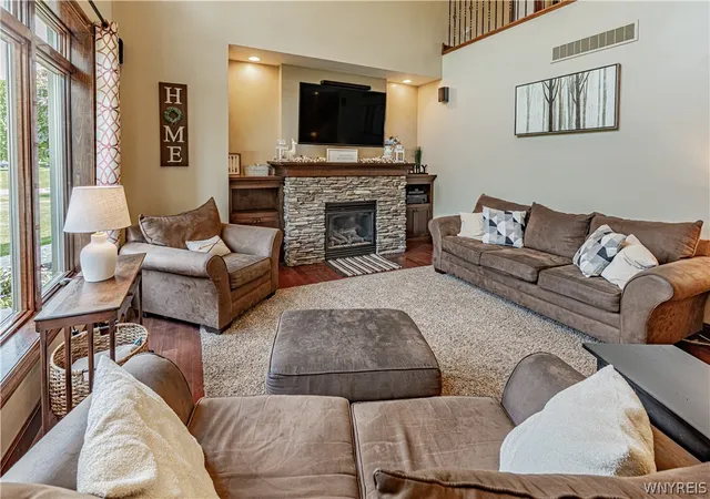 Photo 4 of Sale Pending at 446 Riverview Dr, Youngstown, NY 14174 | MLS# B1696830 | Listing updated on 2026-07-20