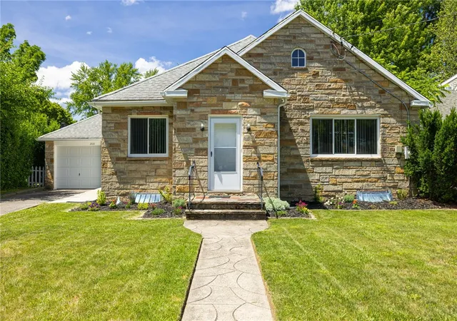 Homes for sale in Rochester, NY | 2133 Culver Rd, Rochester, NY 14609 | MLS# R1696862