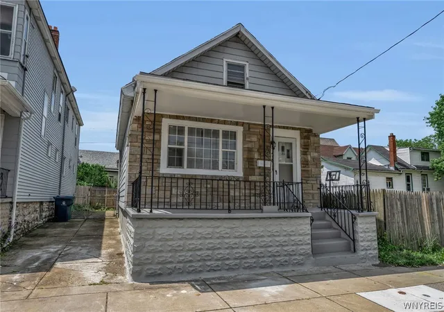 Photo 3 of Single family home for sale at 468 Plymouth Ave, Buffalo, NY 14213 | MLS# B1696098 | Listing updated on 2026-07-16