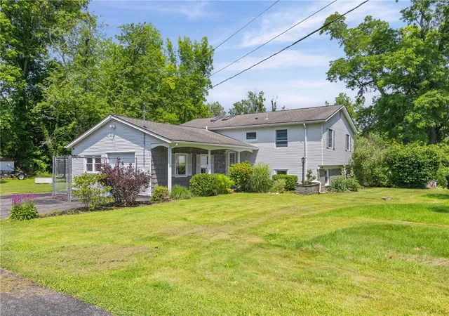 3rd image of 43 Hill Rd, Parma, NY 14468 | MLS# R1696695