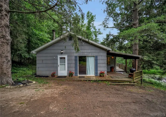 1st image of 7126 Boston Cross Rd #E, Boston, NY 14025 | MLS# B1696750