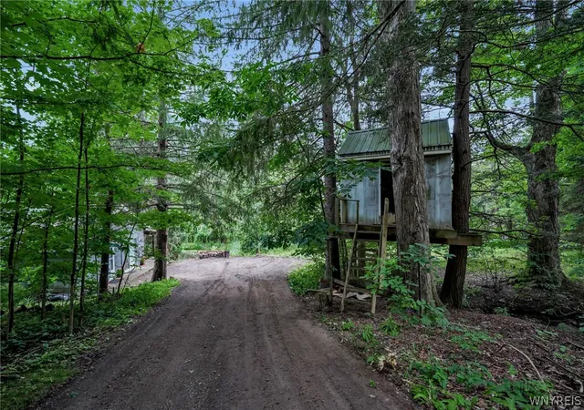 4th image of 7126 Boston Cross Rd #E, Boston, NY 14025 | MLS# B1696750